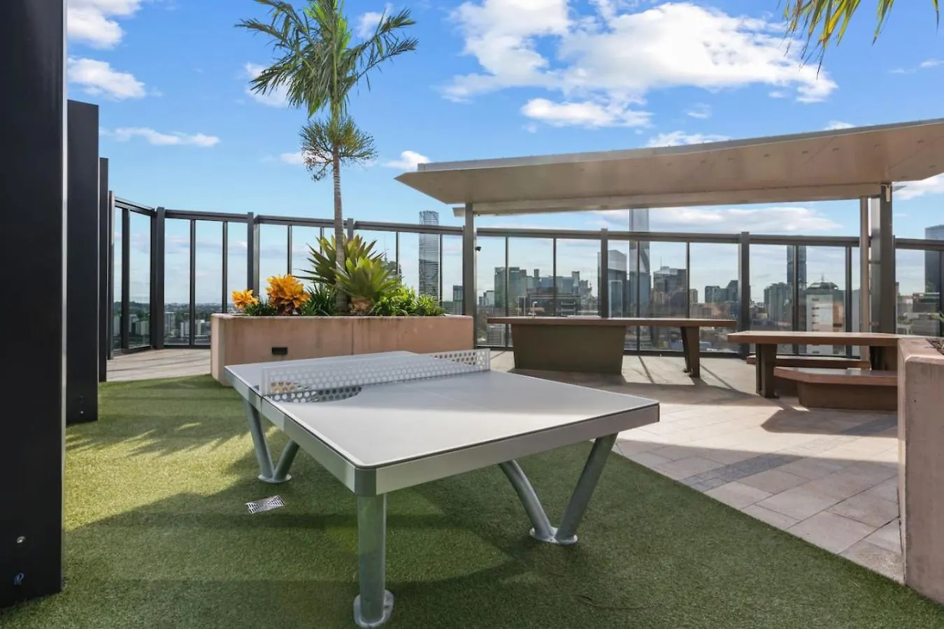 Ultimate Location Chic 2Br Rooftop Pool N Parking Brisbane Avustralya