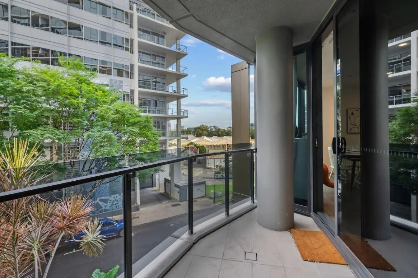 Ultimate Location Chic 2Br Rooftop Pool N Parking Brisbane 0*,  Avustralya