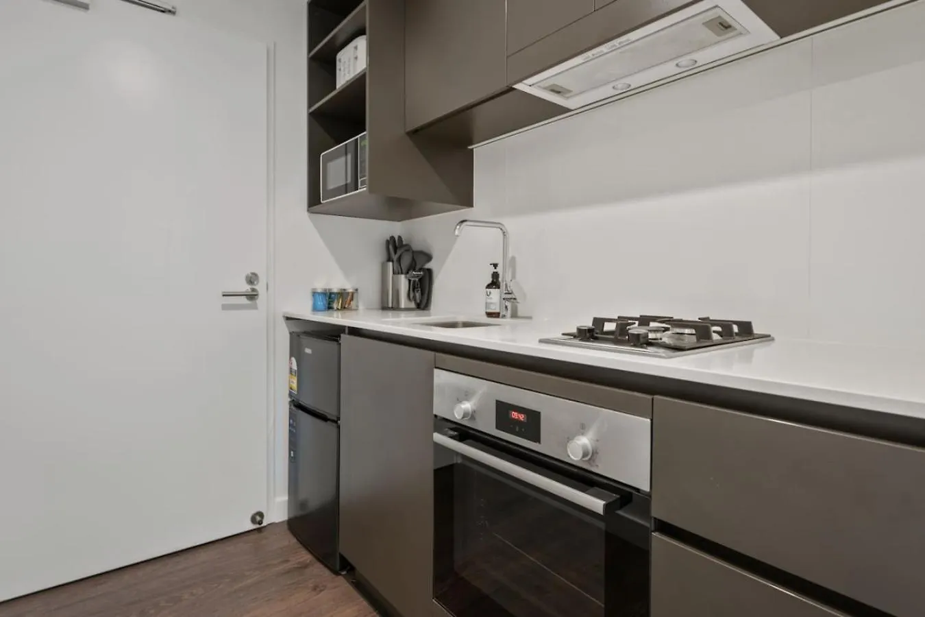 Ultimate Location Chic 2Br Rooftop Pool N Parking Brisbane 0*,